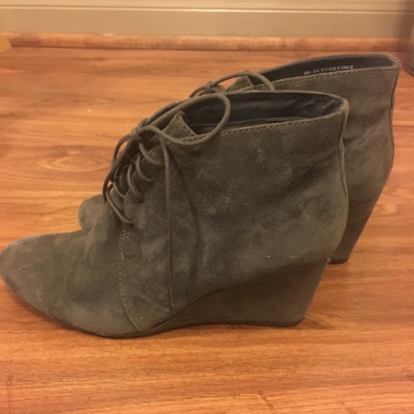 Clark’s suede wedge booties - Picture 2 of 6
